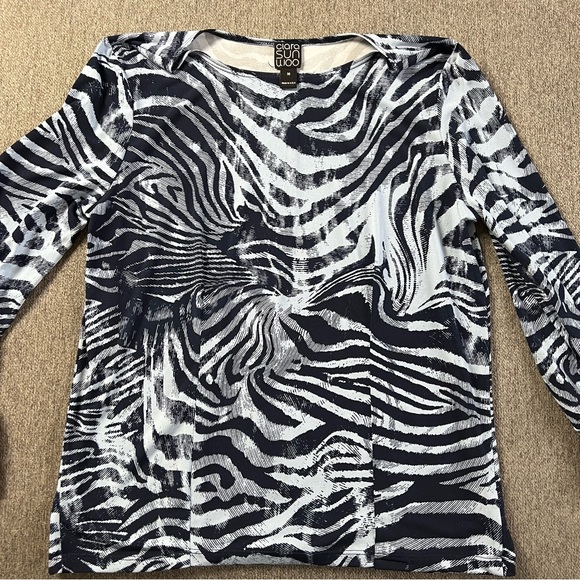 Clara Sun Woo Blue Zebra Casual Top - Picture 9 of 10